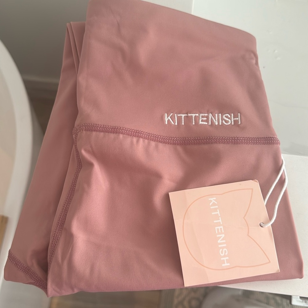 Kittenish leggings